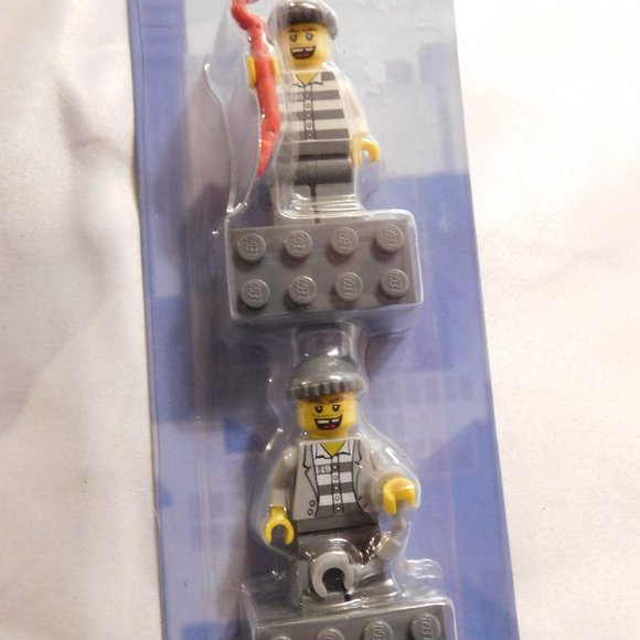 LEGO City Burglars Magnet Set - Picture 2 of 5